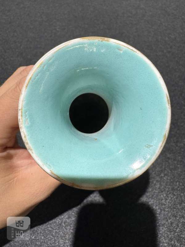 民国 矾红描金珐琅彩雪景图双龙耳瓶 - 图6